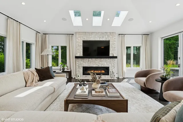 $2,399,900 | 124 St Francis Circle, Oak Brook, IL 60523