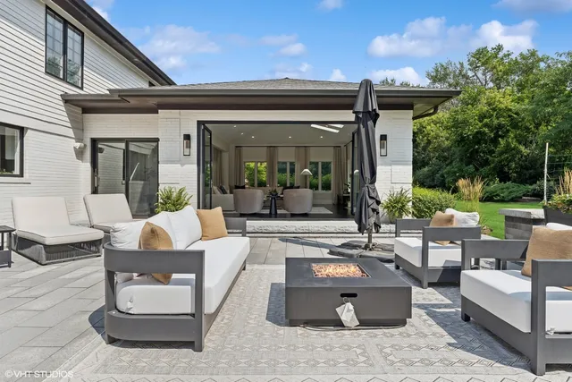 $2,399,900 | 124 St Francis Circle, Oak Brook, IL 60523