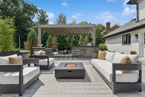 $2,399,900 | 124 St Francis Circle, Oak Brook, IL 60523