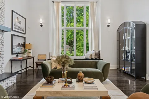 $2,399,900 | 124 St Francis Circle, Oak Brook, IL 60523