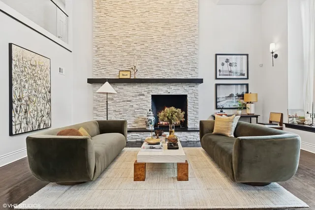 $2,399,900 | 124 St Francis Circle, Oak Brook, IL 60523