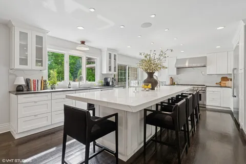 $2,399,900 | 124 St Francis Circle, Oak Brook, IL 60523