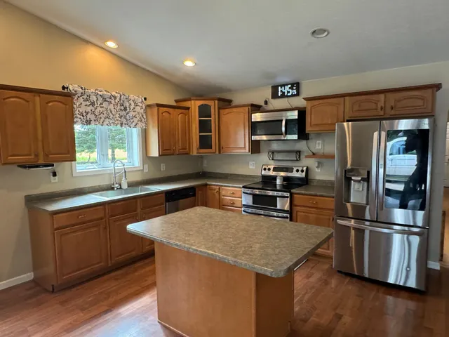 $344,900 | 418 210th Avenue Southeast, Blomkest, MN 56216