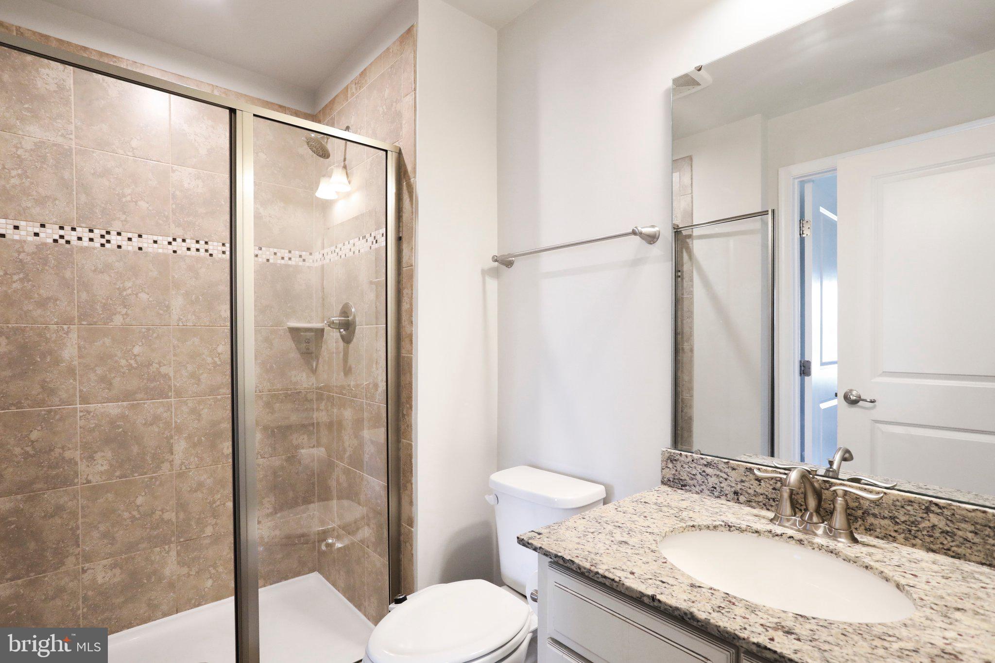 5211 Red Maple Drive Frederick, MD 21703 - Photo 31 of 90 Mainlevel Jack & Jill Fullbath