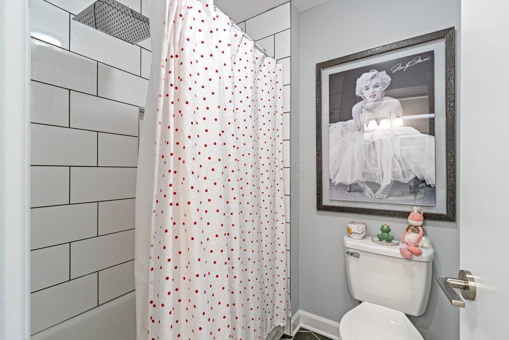 249 East Cooke Road Columbus, OH 43214 - Photo 25 of 40 First Floor Guest Full Bath