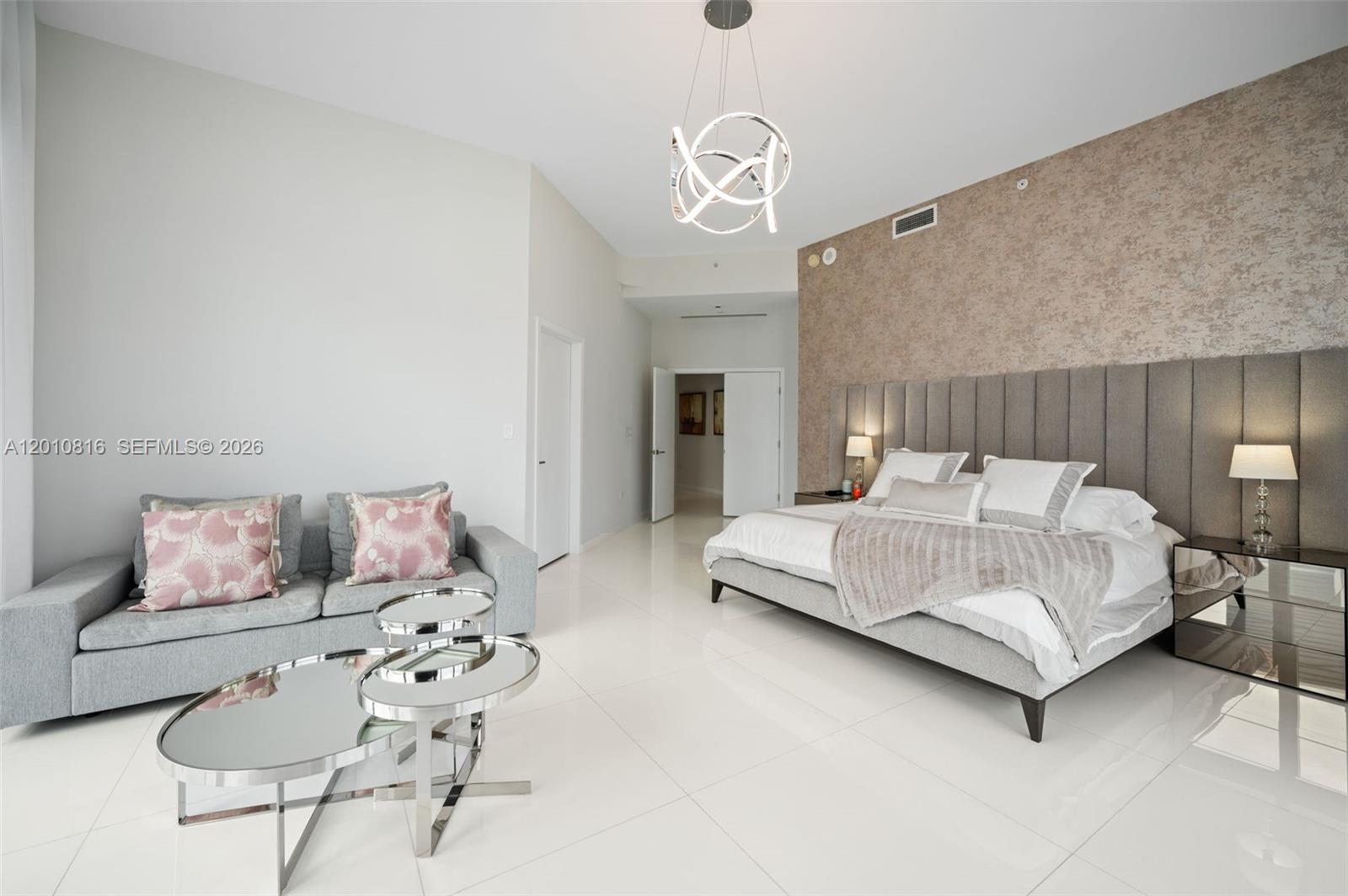88 Southwest 7th Street, Unit PH4301 Miami, FL 33130 - Photo 14 of 47