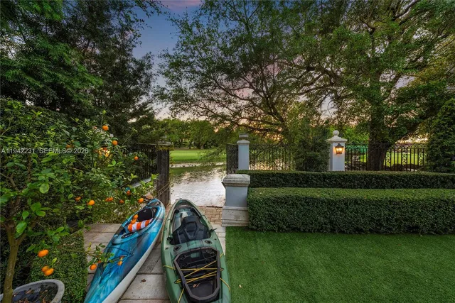 $7,950,000 | 3916 Granada Boulevard, Coral Gables, FL 33134