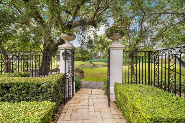 $7,950,000 | 3916 Granada Boulevard, Coral Gables, FL 33134