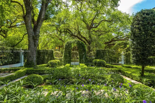 $7,950,000 | 3916 Granada Boulevard, Coral Gables, FL 33134