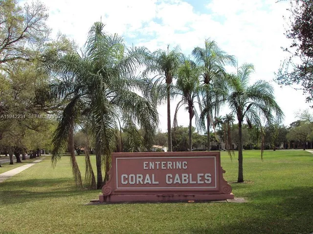 $7,950,000 | 3916 Granada Boulevard, Coral Gables, FL 33134