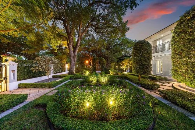 $7,950,000 | 3916 Granada Boulevard, Coral Gables, FL 33134