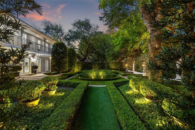 $7,950,000 | 3916 Granada Boulevard, Coral Gables, FL 33134