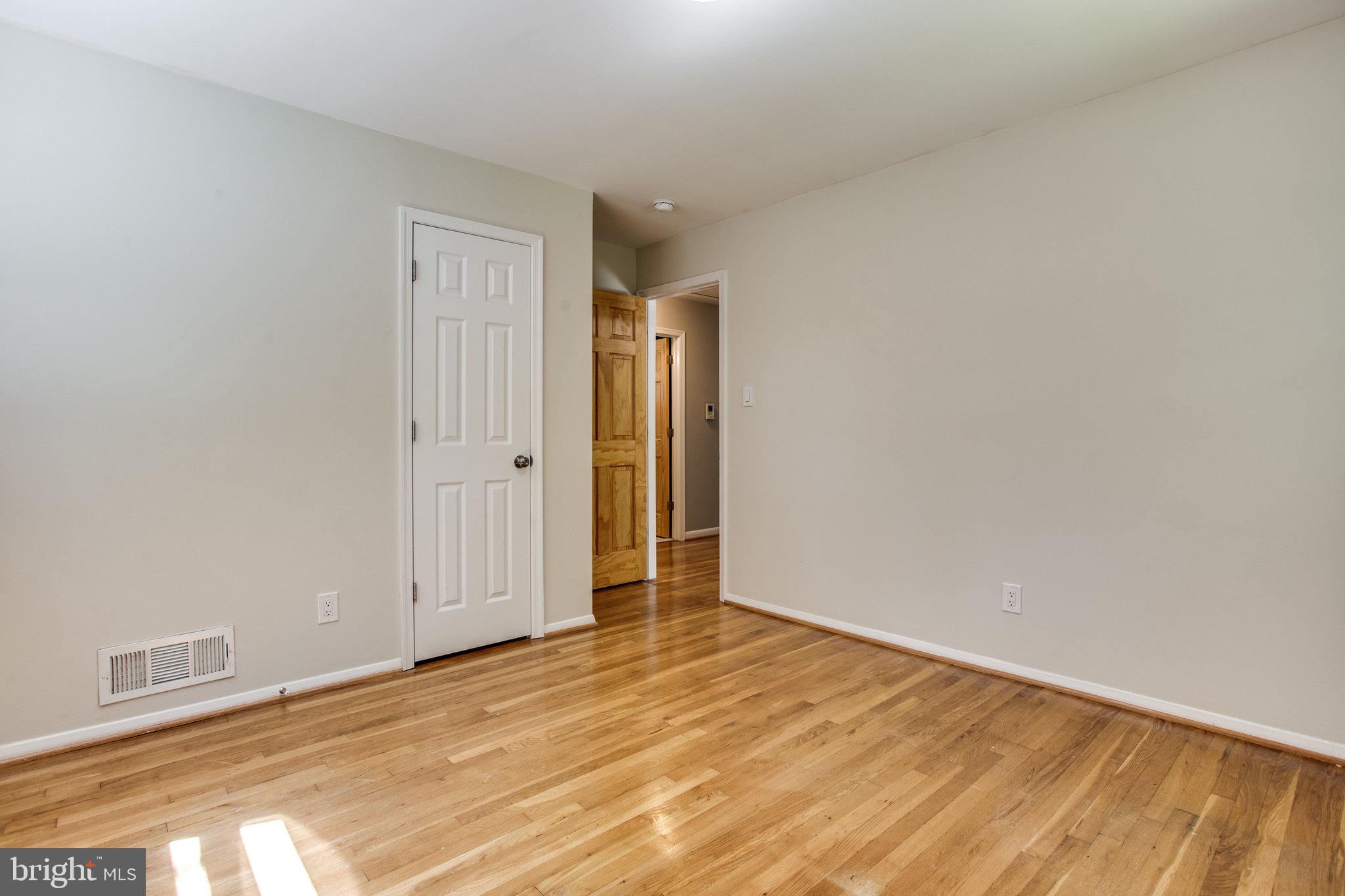 106 Rolling Road Gaithersburg, MD 20877 - Photo 40 of 49 Gallery Image 40