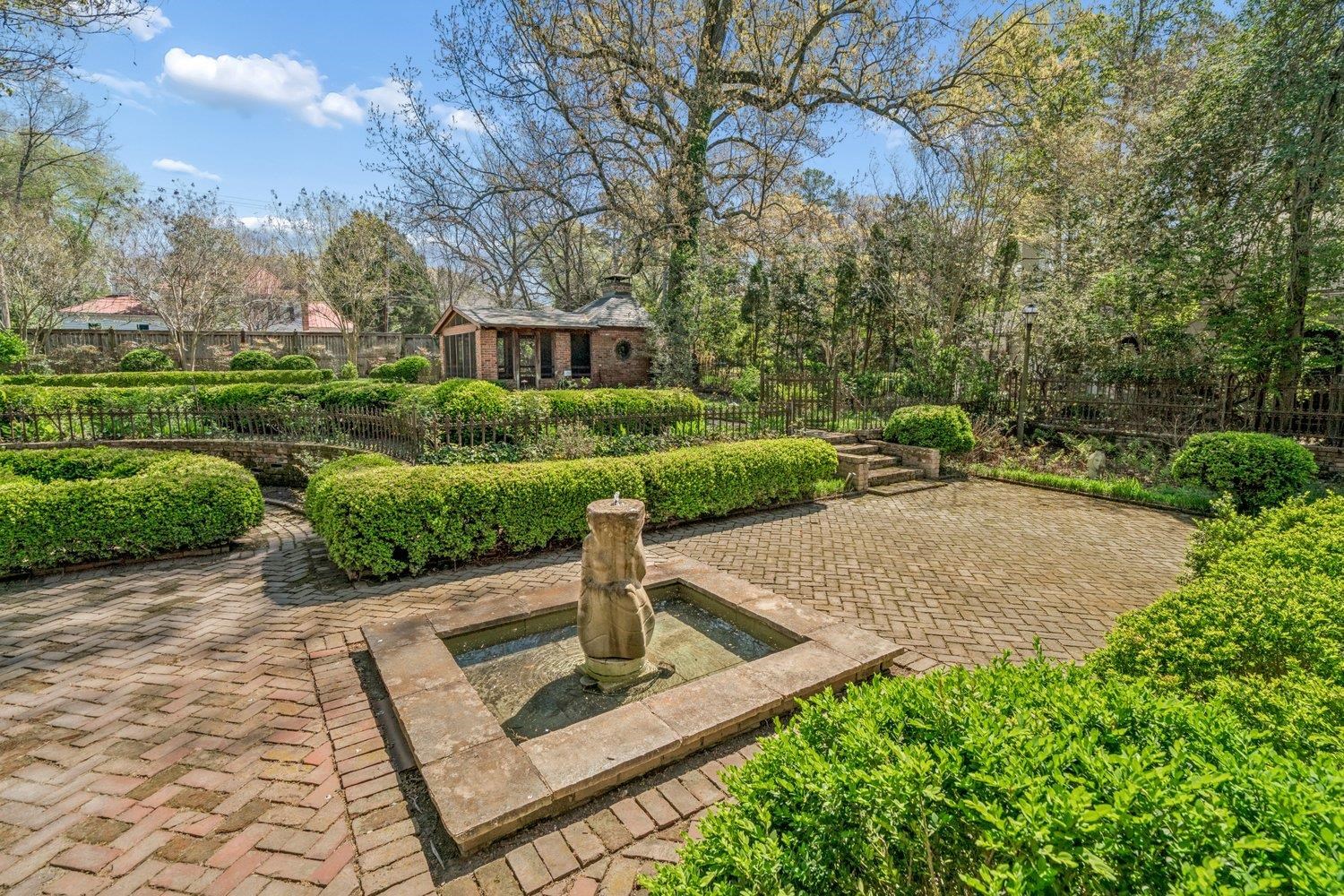 40 South Rose Road Memphis, TN 38117 - Photo 31 of 40