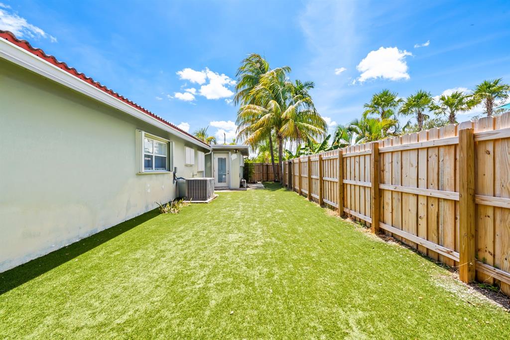 261 Southwest 18th Court Pompano Beach, FL 33060 - Photo 18 of 18