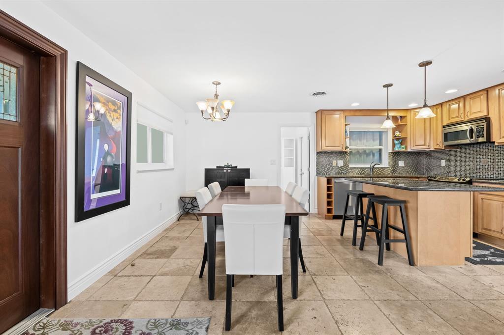 261 Southwest 18th Court Pompano Beach, FL 33060 - Photo 7 of 18