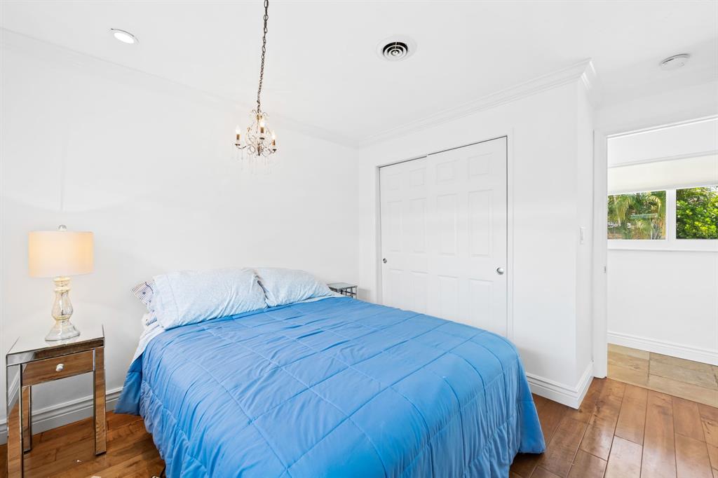 261 Southwest 18th Court Pompano Beach, FL 33060 - Photo 10 of 18