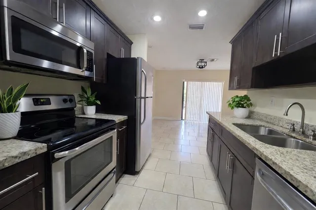 $2,650 | 3591 Northwest 78th Lane, Coral Springs, FL 33065