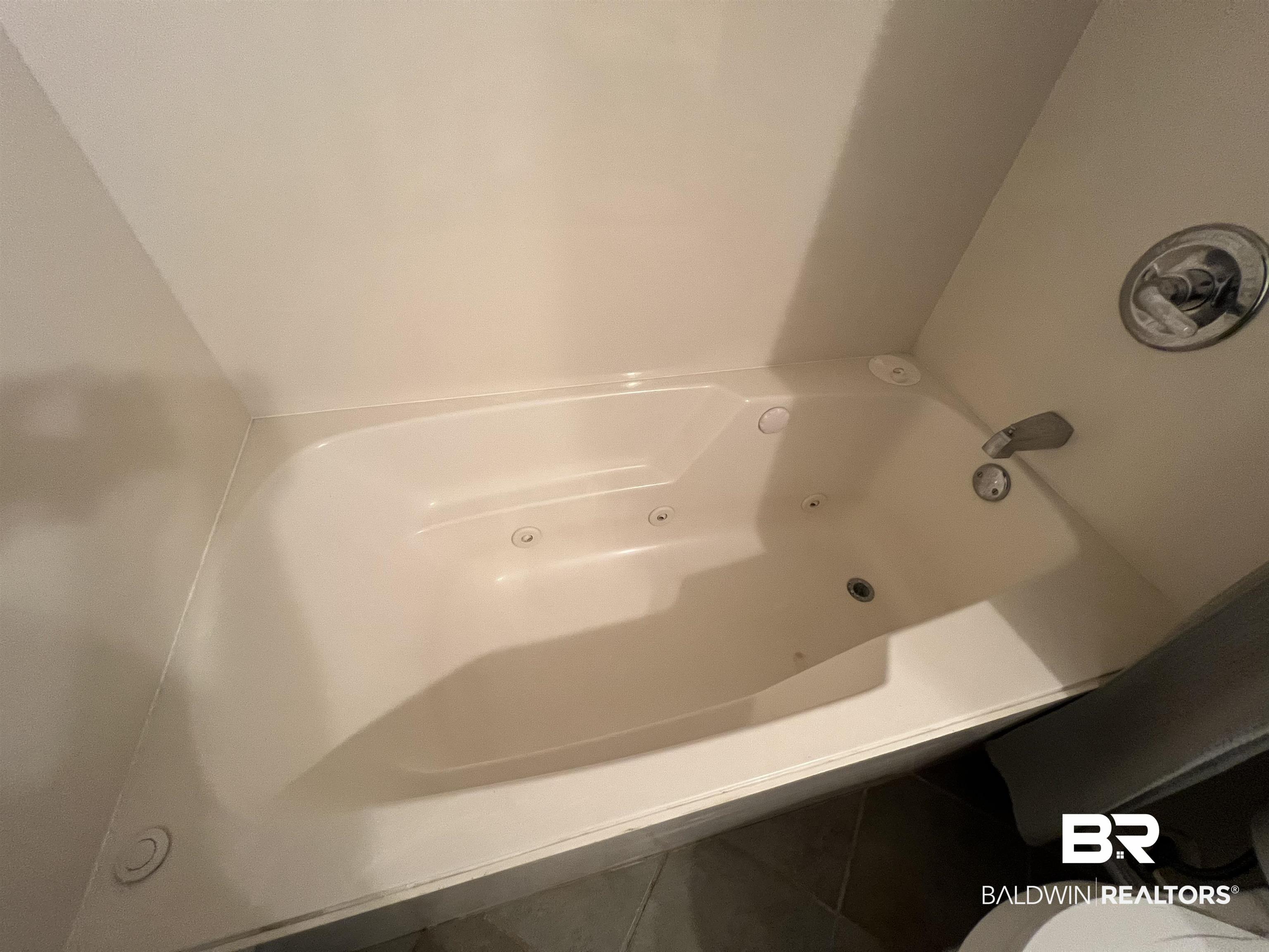 309 Cahaba Street Foley, AL 36535 - Photo 18 of 24 Whirlpool Tub