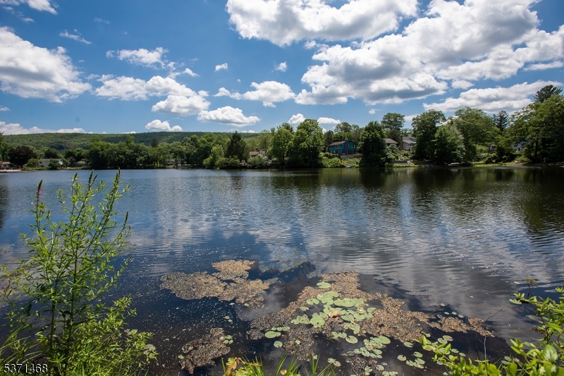 10 Lenape Trail Oak Ridge, NJ 07438 - Photo 2 of 45