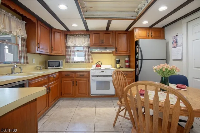 $2,800 | 10 Lenape Trail, Oak Ridge, NJ 07438