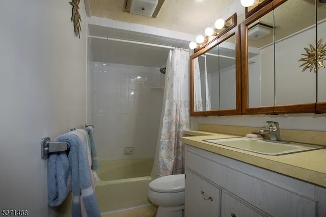 $2,800 | 10 Lenape Trail, Oak Ridge, NJ 07438