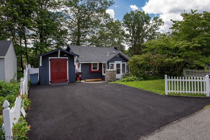 10 Lenape Trail Oak Ridge, NJ 07438 - Photo 7 of 45