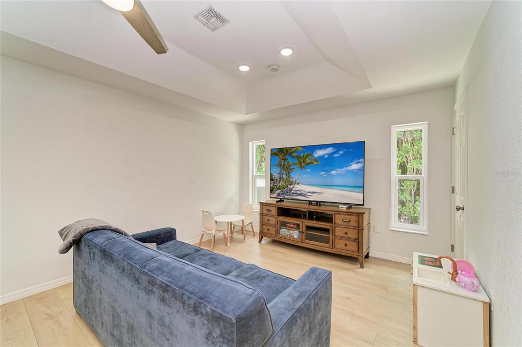 655 Missouri Road Venice, FL 34293 - Photo 10 of 27 Gallery Image 10
