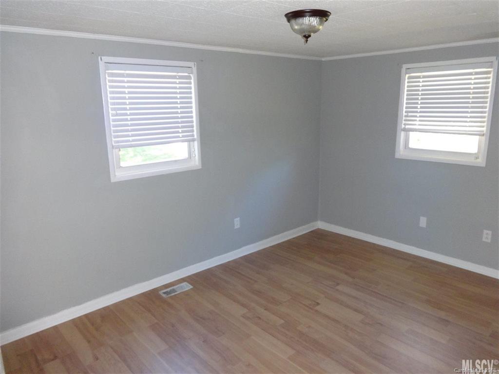 4146 River Road Hickory, NC 28602 - Photo 3 of 10 Gallery Image 3