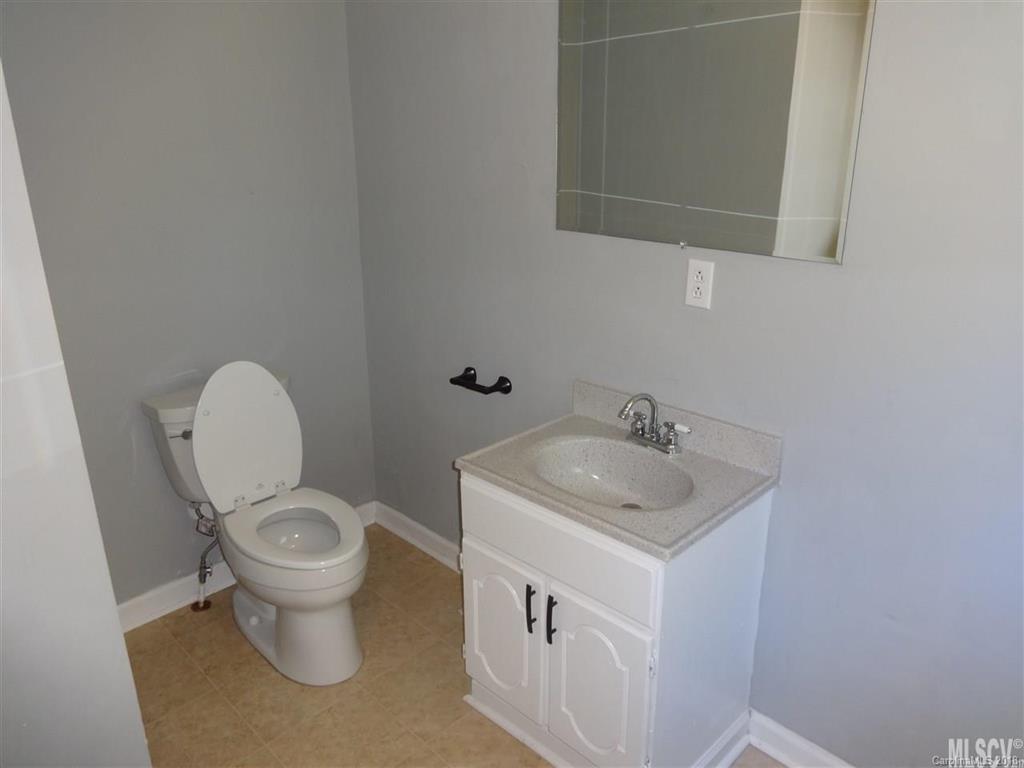 4146 River Road Hickory, NC 28602 - Photo 5 of 10 Gallery Image 5