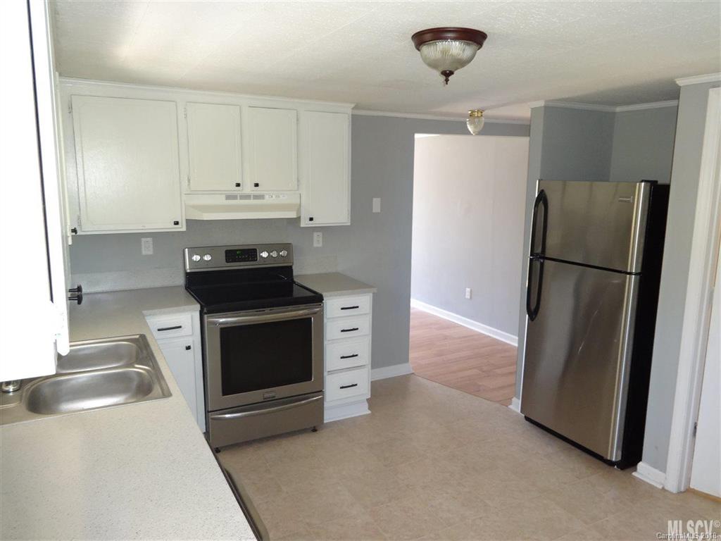4146 River Road Hickory, NC 28602 - Photo 6 of 10 Gallery Image 6