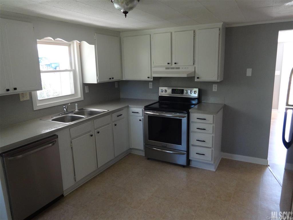 4146 River Road Hickory, NC 28602 - Photo 7 of 10 Gallery Image 7