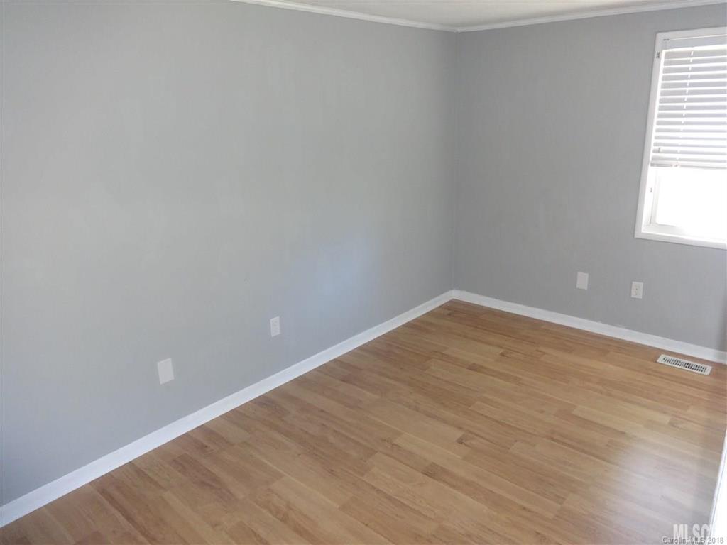 4146 River Road Hickory, NC 28602 - Photo 9 of 10 Gallery Image 9