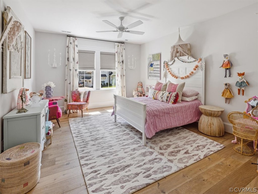16701 Saville Chase Road Midlothian, VA 23112 - Photo 39 of 50 a living room with furniture and a chandelier