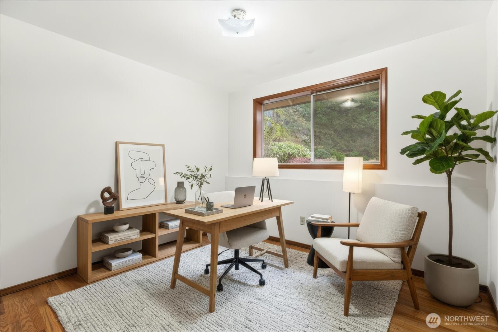18721 Northeast 133rd Street Redmond, WA 98052 - Photo 27 of 39 a workspace with furniture and a potted plant