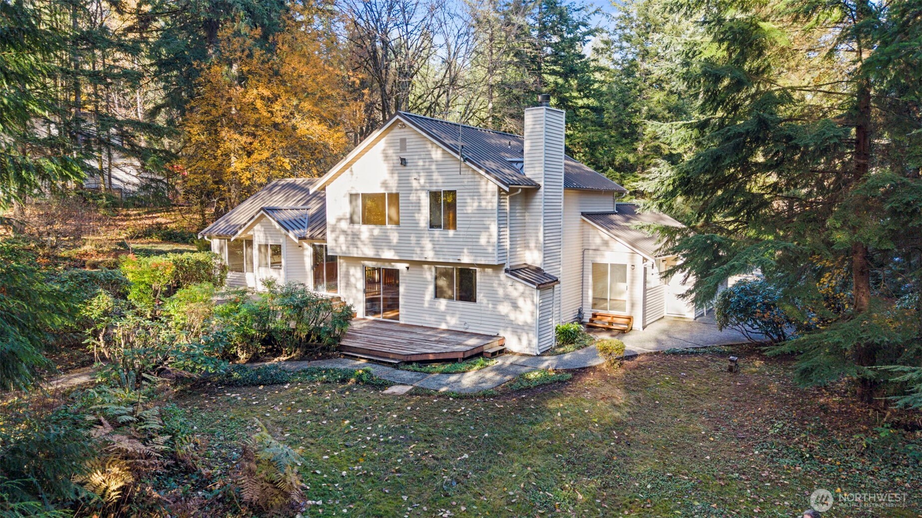 18721 Northeast 133rd Street Redmond, WA 98052 - Photo 31 of 39 a front view of a house with a yard