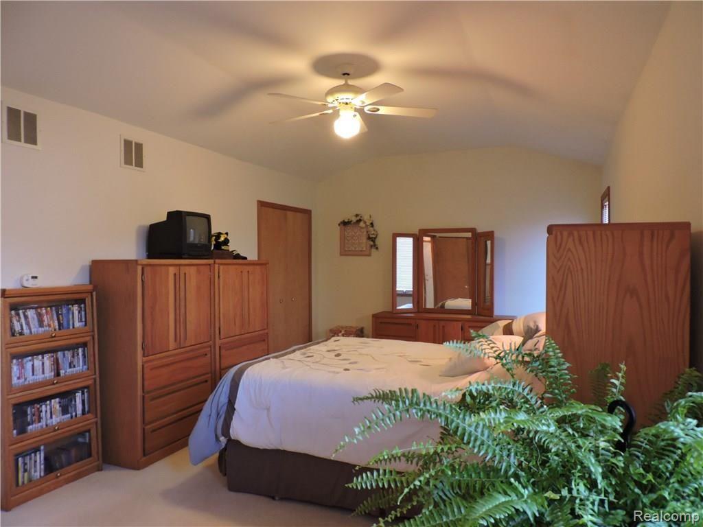 23 Barron Road Ortonville, MI 48462 - Photo 22 of 50 DSCN5859.JPG