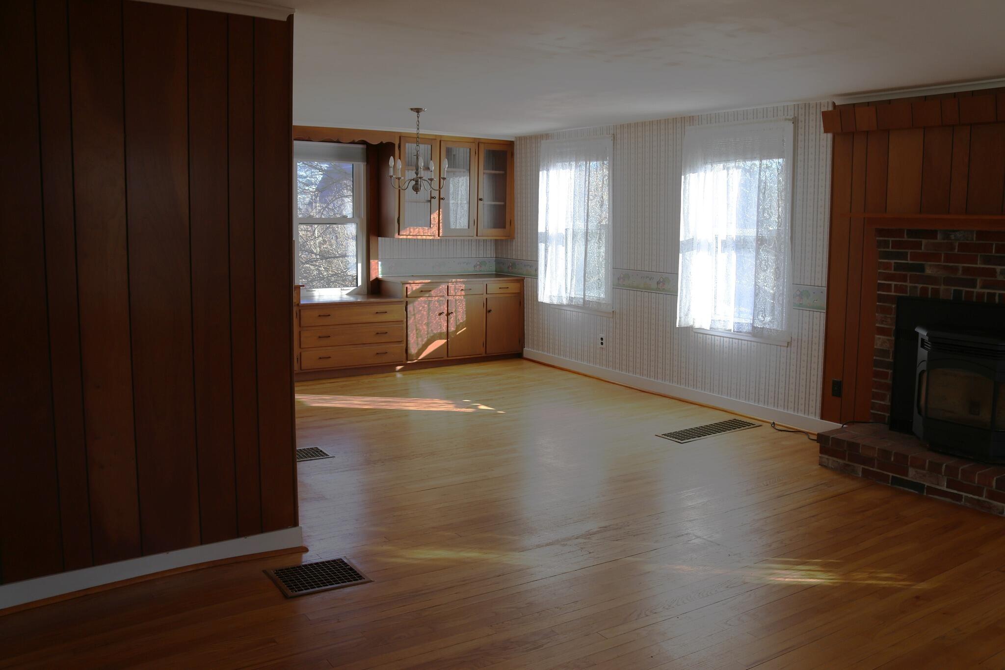 1063 Chadbourne Road Standish, ME 04084 - Photo 5 of 17 Chadbourne Dining Area