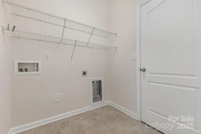 a picture of a wall with a white and white photo