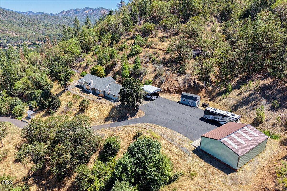1040 Wards Creek Road Rogue River, OR 97537 - Photo 10 of 44