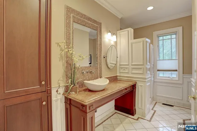 $1,750,000 | 4 Summertree Way, Montvale, NJ 07645