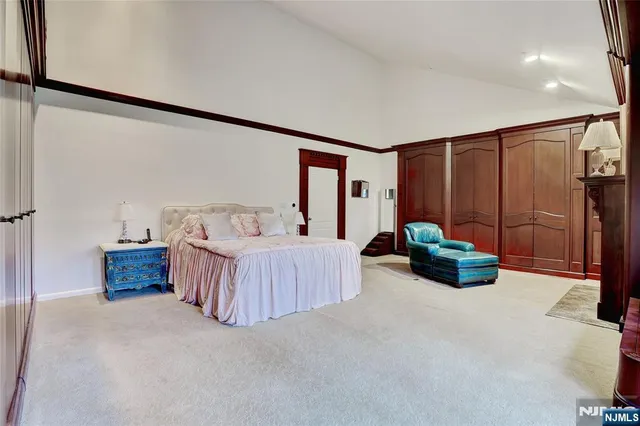 $1,750,000 | 4 Summertree Way, Montvale, NJ 07645