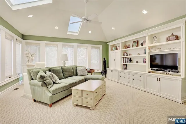 $1,750,000 | 4 Summertree Way, Montvale, NJ 07645