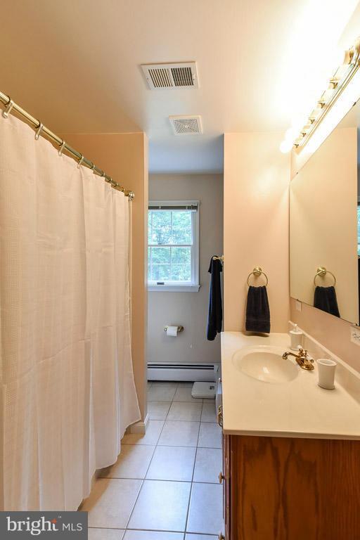 7107 Riley Road Warrenton, VA 20187 - Photo 17 of 29 Bath