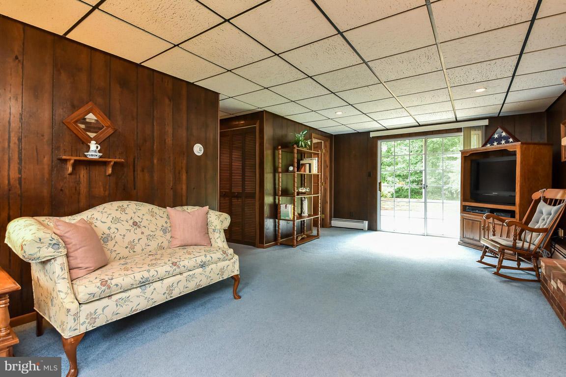 7107 Riley Road Warrenton, VA 20187 - Photo 28 of 29 Family Room