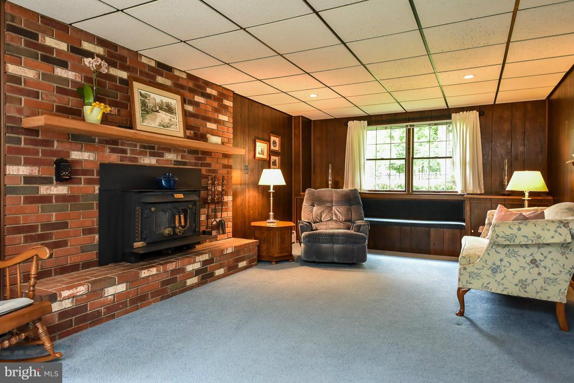 7107 Riley Road Warrenton, VA 20187 - Photo 29 of 29 Family Room