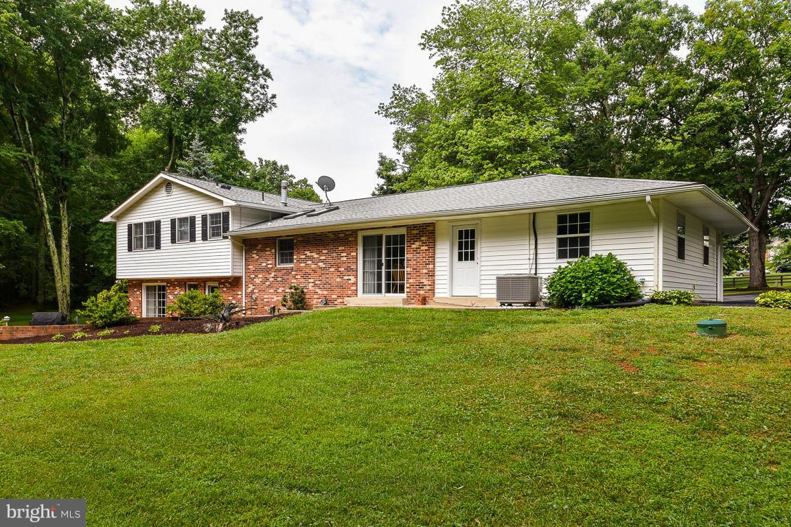 7107 Riley Road Warrenton, VA 20187 - Photo 4 of 29 Exterior (Rear)