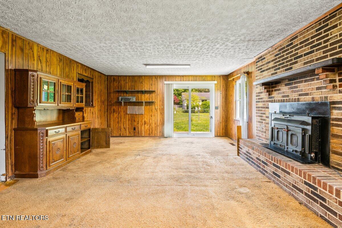 118 Big Valley Road Andersonville, TN 37705 - Photo 13 of 47 Den/Family Room
