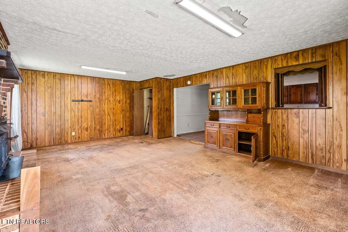 118 Big Valley Road Andersonville, TN 37705 - Photo 14 of 47 Den/Family room