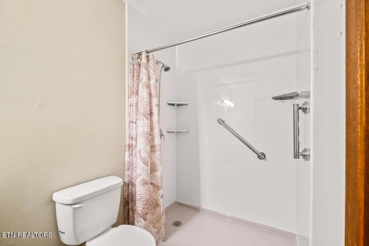 118 Big Valley Road Andersonville, TN 37705 - Photo 23 of 47 New shower
